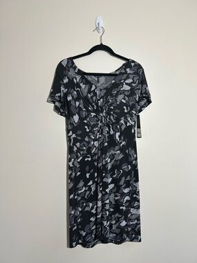 Daisy Fuentes Dress M NWT Black Gray Abstract Knot Front Stretch Casual Chic